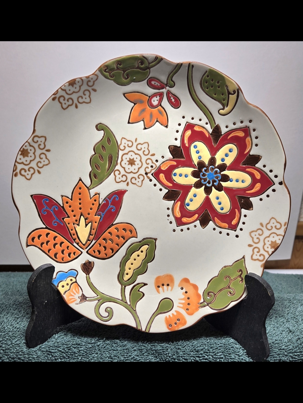 Floral Ceramic Serving Plate Scalloped Edge Cottagecore Farmhouse Decor 9"